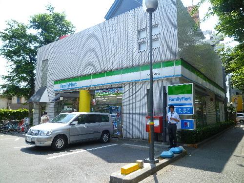 Convenience store. 150m to Family Mart (convenience store)