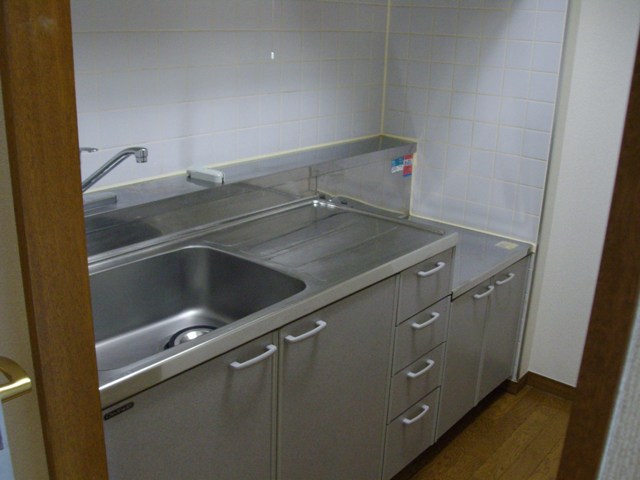 Kitchen. Two-burner stove installation Allowed