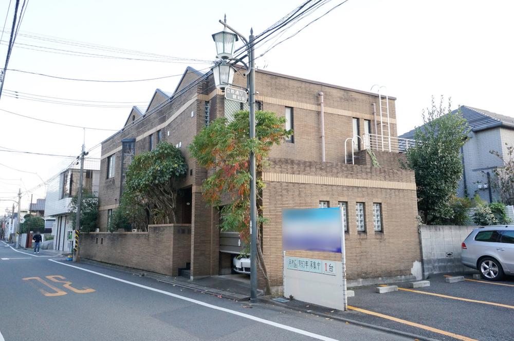 Local photos, including front road. It has passed built 26 years later, The building is familiar to your still. It is also a good hit yang.