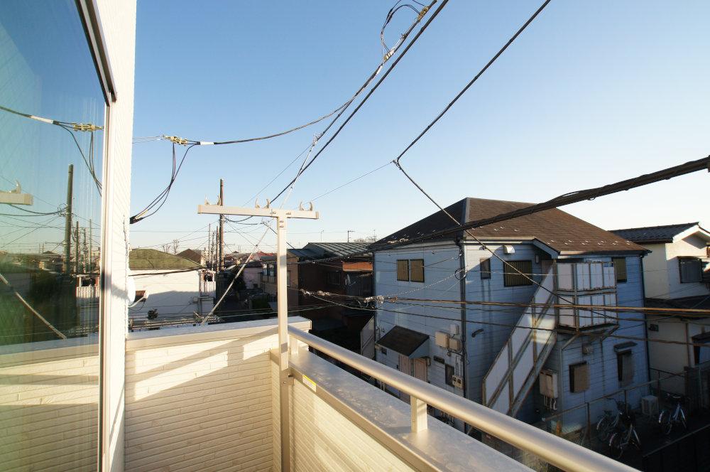 View photos from the dwelling unit. Since the low-rise residential area, Day is good. 