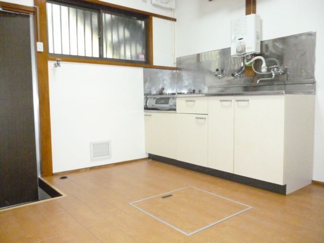 Kitchen. Relaxed some kitchen space