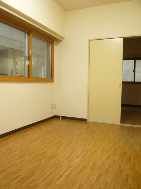 Other room space. North ・ Western-style about 5.5 Pledge of east opening