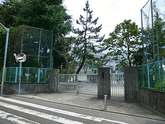 Primary school. 470m to Suginami Ward Fujimi hill Elementary School