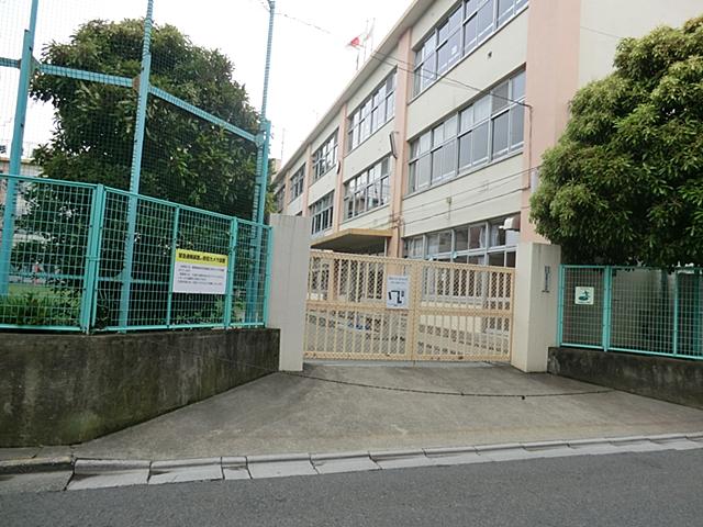 Primary school. 450m to Suginami Ward Suginami sixth elementary school