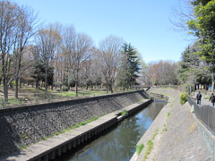 park. 10m to Wada moat park (park)