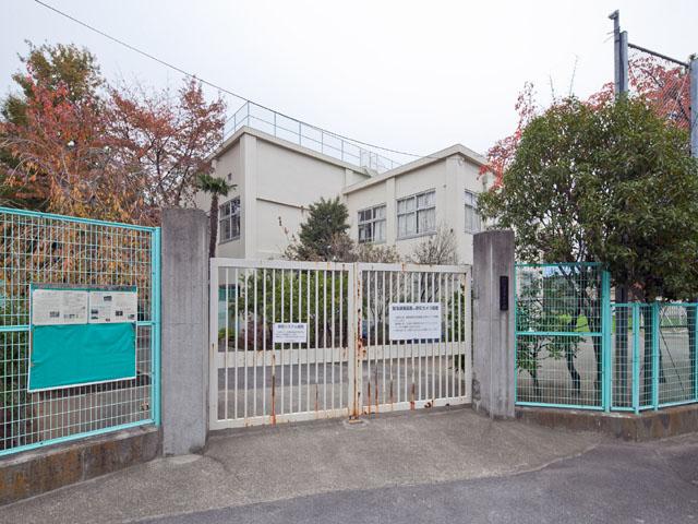 Primary school. 170m to Suginami Tatsusumibi elementary school