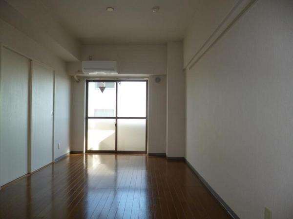 Other room space. Is a brokerage fee negotiable