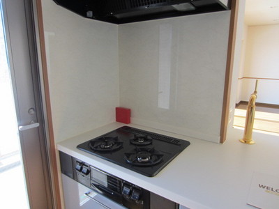 Kitchen. With 3-neck grill stove ・ Also there firmly cooking space!