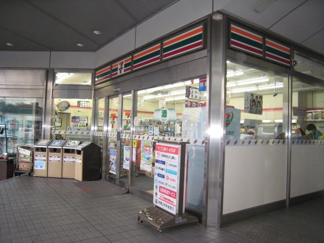 Convenience store. 348m to Seven-Eleven (convenience store)