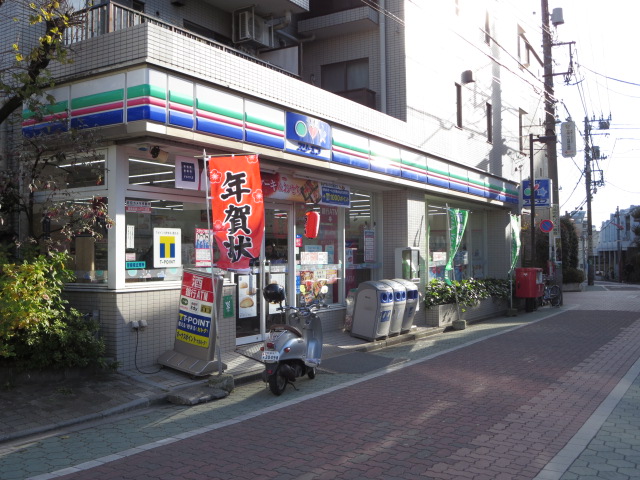 Convenience store. Three F 89m to Suginami Honancho store (convenience store)