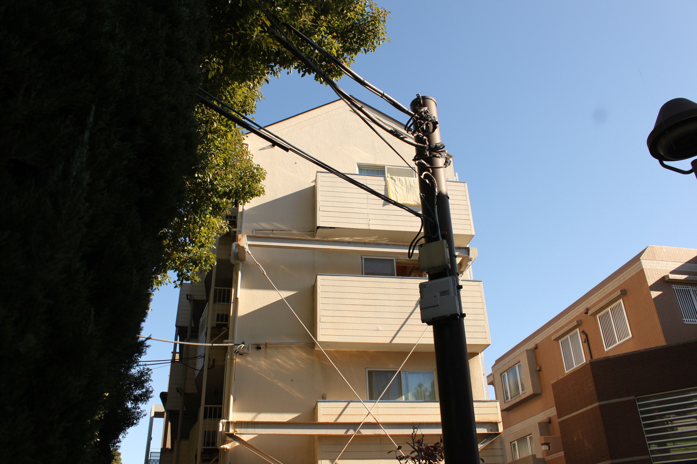 Building appearance. Outer wall paint renewed in September 2012.