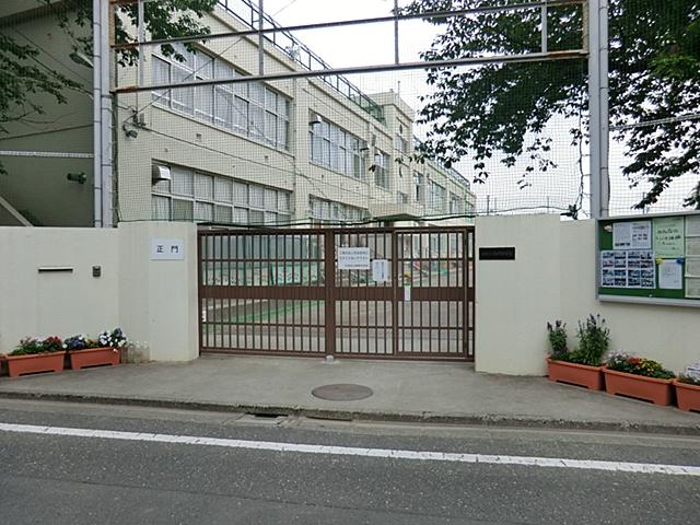 Junior high school. 600m to Suginami Ward Shinmei Junior High School