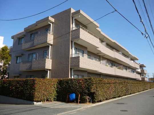 Local appearance photo. Apartment appearance of the ground three floors is located in the low-rise residential area in the