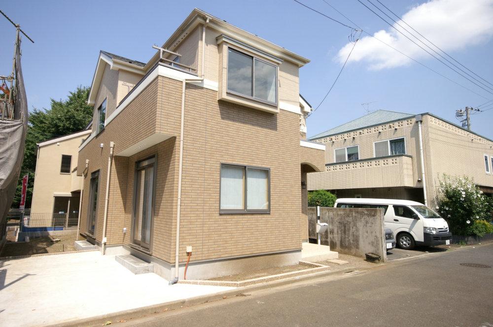 Same specifications photos (appearance). New construction sale of Suginami Nishiogikita 2-chome. South road all three buildings, including the southeast corner lot. This photo will be in construction cases. Center line is a good location of "Nishiogikubo" station 12 minutes' walk. There is a site that can be previewed as an example of construction in the near you. Please feel free to contact