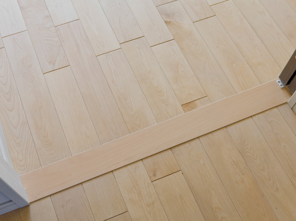 Other.  [Full flat floor] Eliminating the floor level difference in the dwelling unit, Prevent accidents due to stumble, Safe specification from children to the elderly.