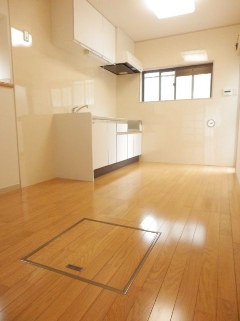 Kitchen. There is also under-floor storage