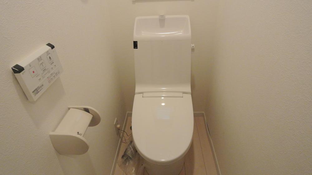 Toilet. Indoor (July 2013) Shooting