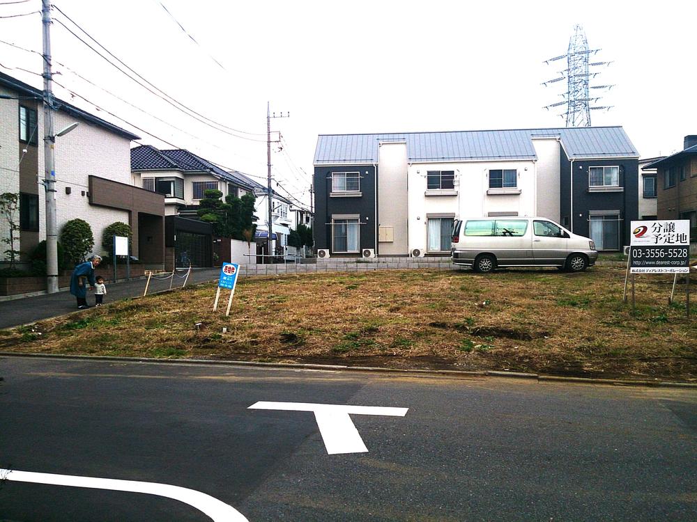 Local land photo.  ■ Local photo (October 2013 shooting) ■ Located in a privileged drenched the sunlight from the south