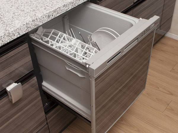 Kitchen.  [Built-in dishwasher] Easy-to-use built-in type with equipped kitchen. Doing at the touch of a button to the drying from the cleaning of tableware, It is convenient facilities to reduce the time and effort of the kitchen work.  ※ C1 type addition