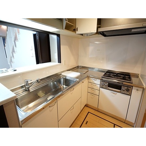 Kitchen. 3-burner stove system Kitchen