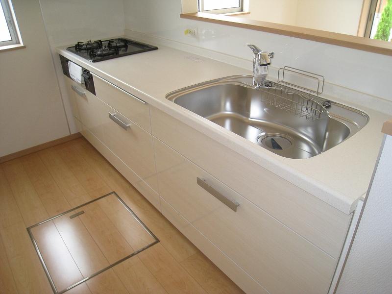 Same specifications photo (kitchen). Seller construction cases _ Kitchen