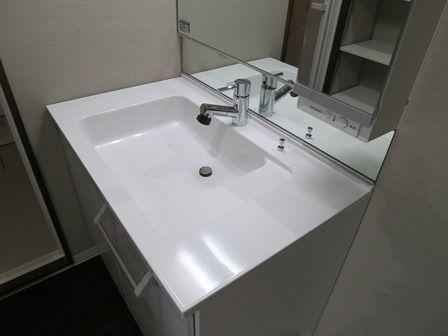 Wash basin, toilet.  ◆ Already the new interior renovation ◆