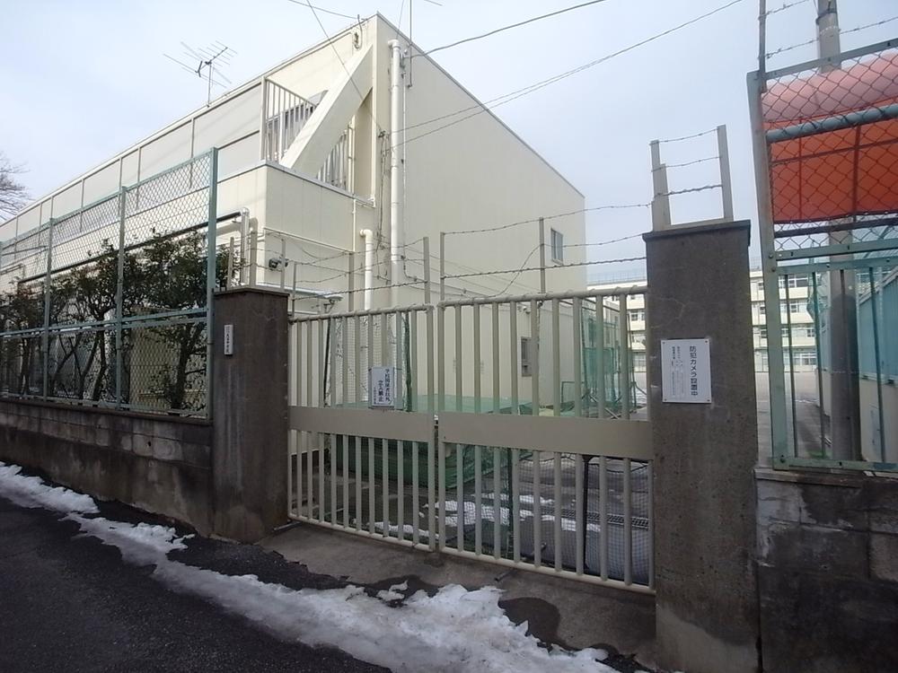Junior high school. 1008m to Suginami Ward Amanuma Junior High School