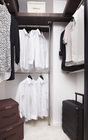 Receipt.  [Walk-in closet] (B ・ Bg ・ C ・ Cg ・ Cr ・ D ・ Dg ・ Dr ・ E ・ Eg ・ F ・ Fg ・ G1 ・ G2 type) ※ Walk-in closet, Storage of such closet, Shape by type, size, Different height, etc..
