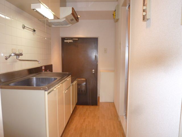 Kitchen. Corridor