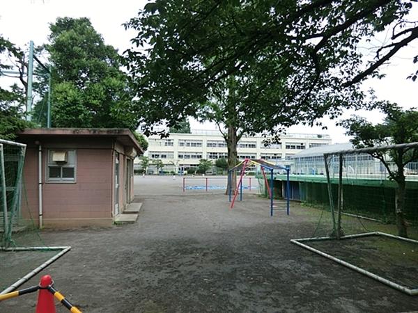 Primary school. Takaido 530m until the second elementary school