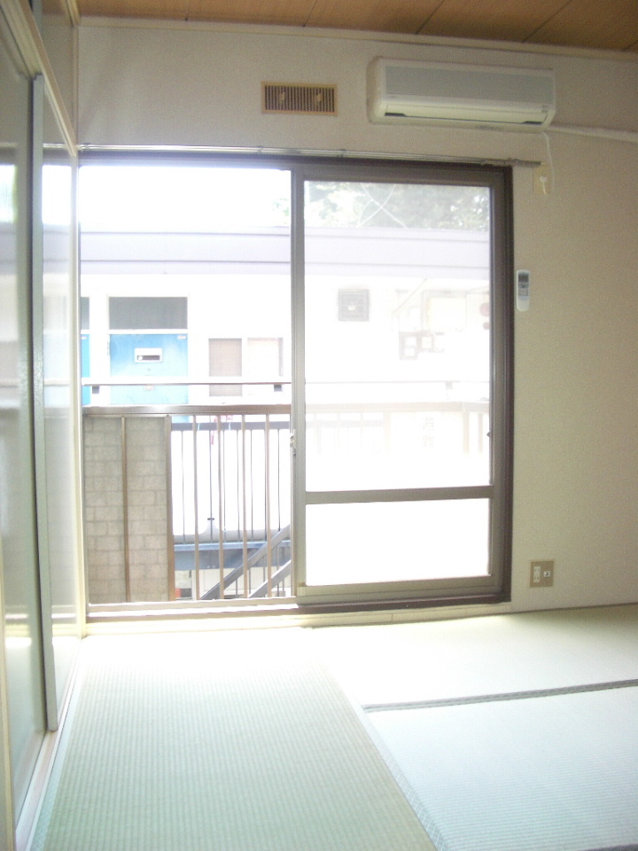 Living and room. Facing south ☆ 