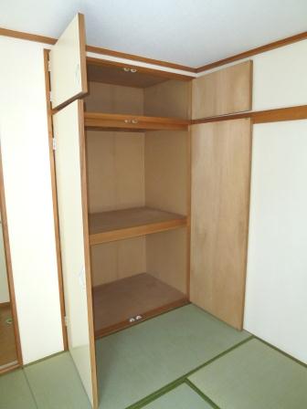 Balcony. Storage (with upper closet)