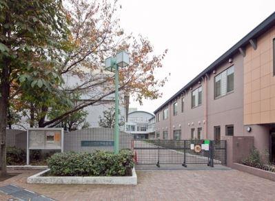 Junior high school. Takaido 668m until junior high school