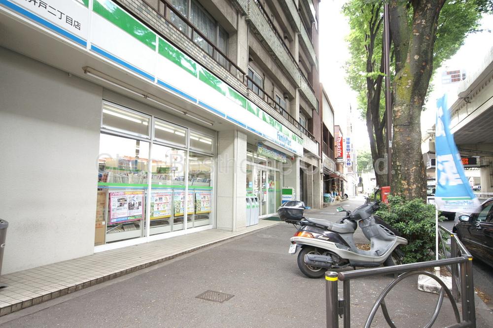 Convenience store. 488m to FamilyMart Suginami Shimotakaido chome shop