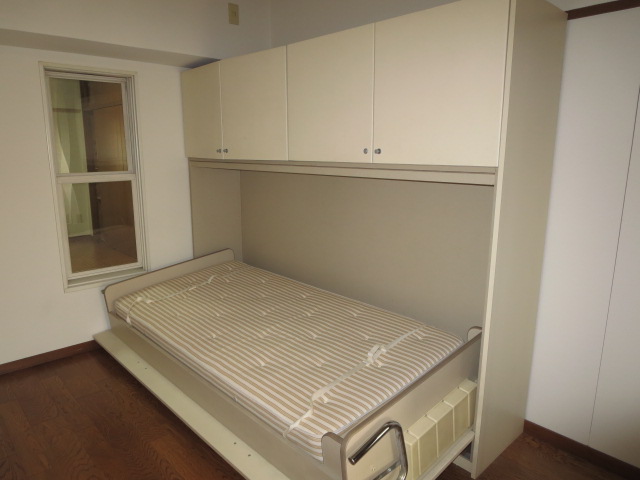 Other Equipment. Storage bed