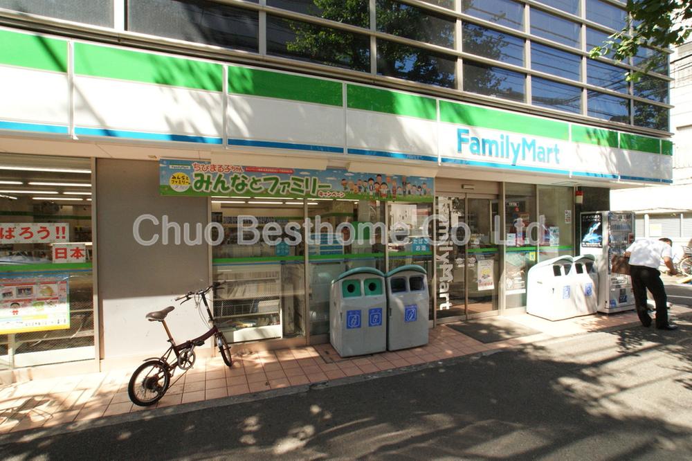 Convenience store. 588m to FamilyMart Suginami Momoi shop