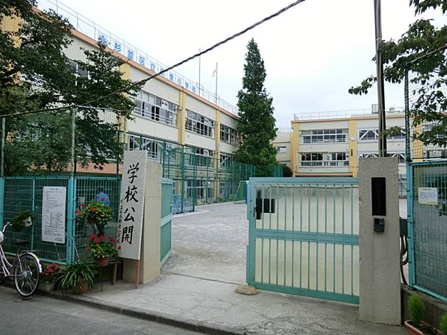 Primary school. 499m to Suginami Ward Shin'izumi Elementary School