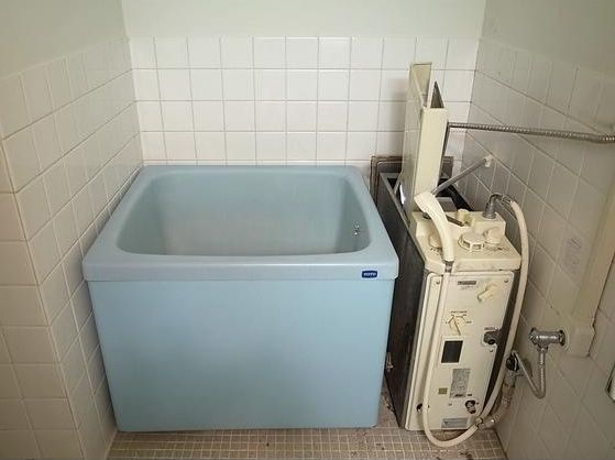 Bath. Reheating function with bathroom