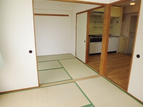 Living and room. It is a Japanese-style room 4.5 Pledge 2 room Pledge DK6