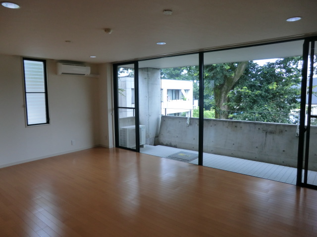 Living and room