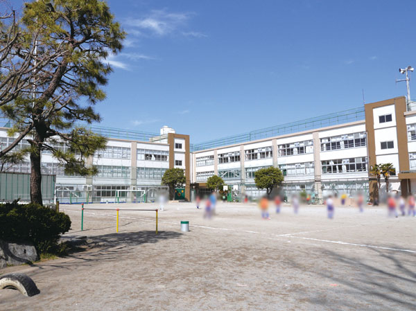 Surrounding environment. Suginami ninth elementary school (2-minute walk ・ About 110m)