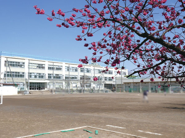 Surrounding environment. Higashihara junior high school (8-minute walk ・ About 600m)