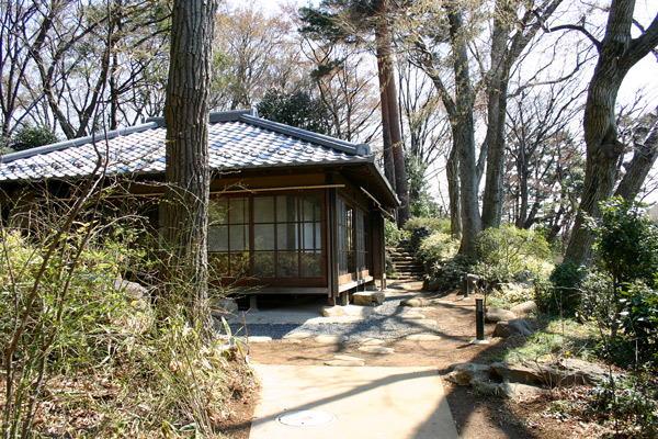 park. 650m to Kashiwa Palace park