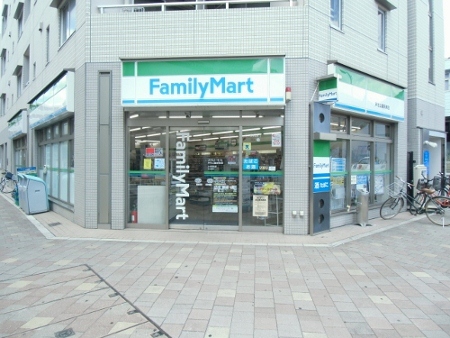 Convenience store. 250m to Family Mart (convenience store)