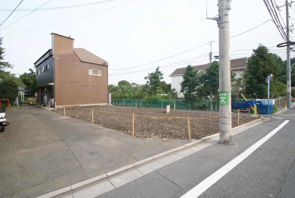 Local land photo. There a Suginami Horinouchi 2-chome of sales areas. That there is no building conditions can be building in your favorite House manufacturer. Even passage there on the south side has become the northwest corner lot, 3 day has become a direction land wind good. 