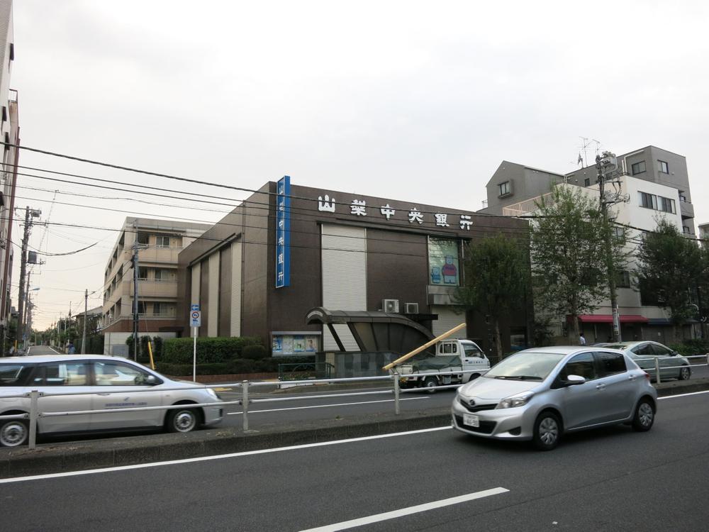 Bank. Yamanashi Chuo Bank Ogikubo to the branch 554m