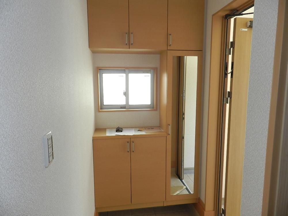 Entrance. Same specifications cupboard, Storage with a mirror plenty