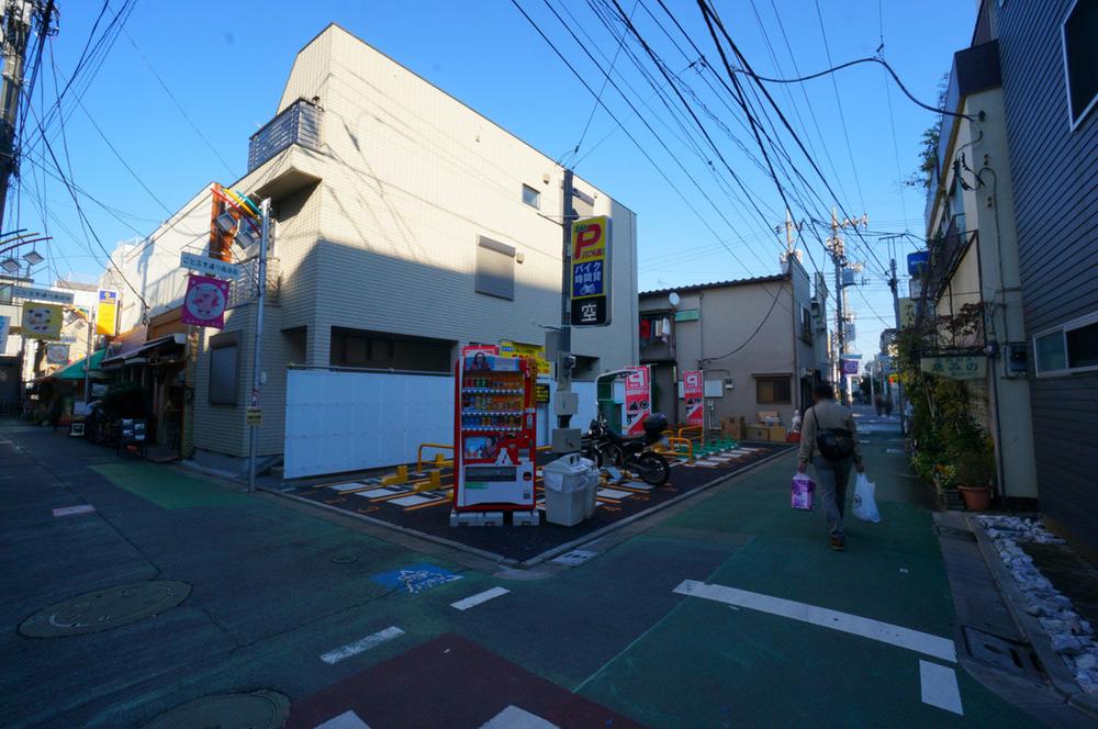 Local land photo. Uchi Suginami Amanuma 3-chome. South ・ Bright corner lot of land facing the west. Since the building conditions is not attached, You can freely architecture at your favorite House manufacturer. 