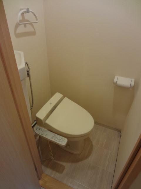 Toilet. Washlet equipped! It is very beautiful!