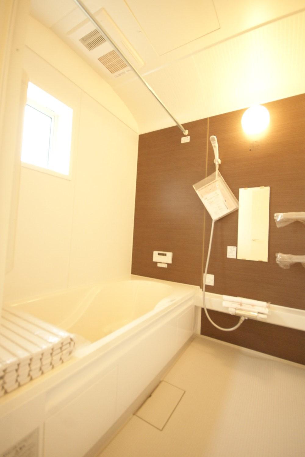 Bathroom. Bathroom is of 1 pyeong type with bathroom ventilation dryer.